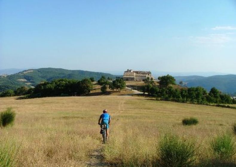 7. Anello di Monte Tezio, Trasimenomeer,  Umbrië 1